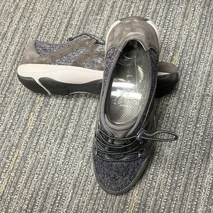 Dansko Gray Sneaker Size 42 (11.5-12)
